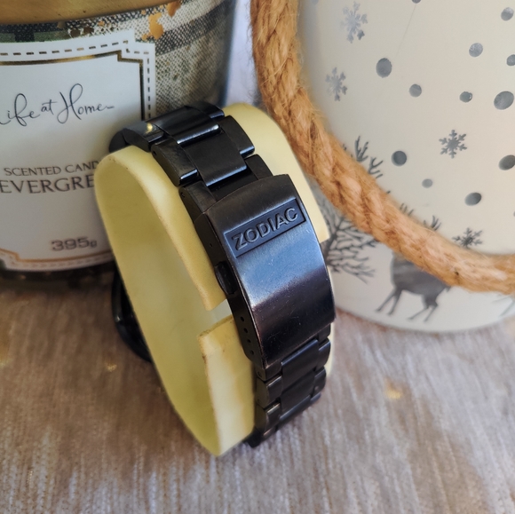 [SOLD ELSEWHERE] Black Women's Zodiac Watch Swiss Made - Picture 7 of 14